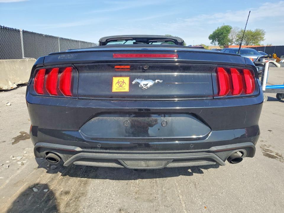 46449786 :رقم المزاد ، 1FATP8UH2M5111509 vin ، 2021 Ford Mustang مزاد بيع