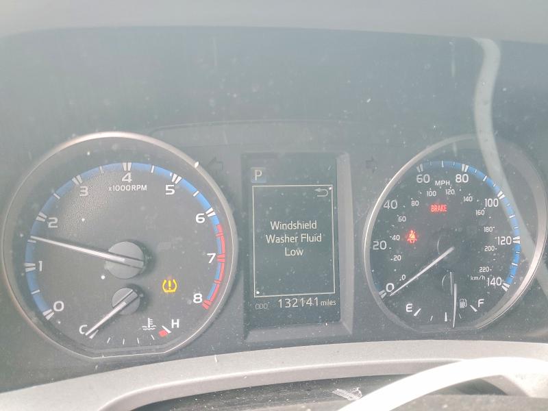 46122526 :رقم المزاد ، 2T3BFREV0JW729984 vin ، 2018 Toyota Rav4 مزاد بيع