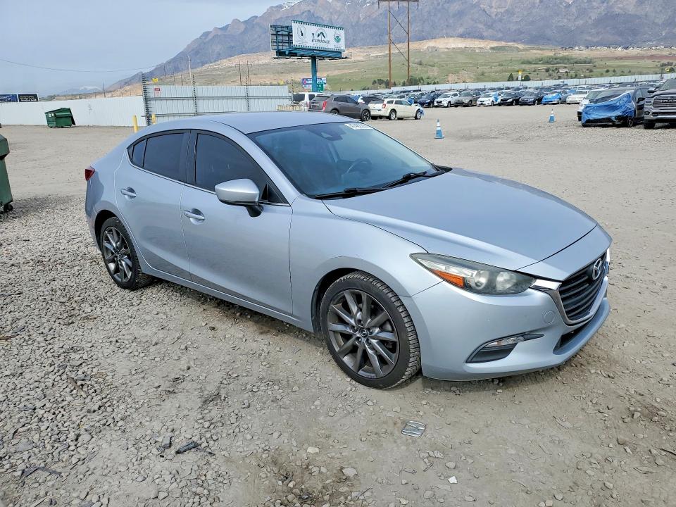 47462226 :رقم المزاد ، 3MZBN1V36JM180471 vin ، 2018 Mazda 3 مزاد بيع