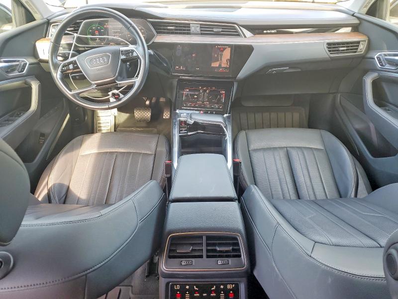 2019 Audi E-tron მანქანა იყიდება აუქციონზე, vin: WA1LABGE3KB016671, აუქციონის ნომერი: 48142156