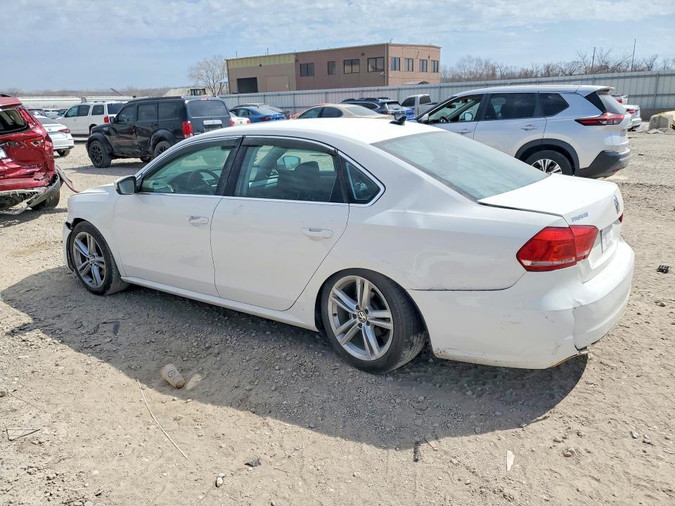 47707076 :رقم المزاد ، 1VWBN7A30EC017735 vin ، 2014 Volkswagen Passat مزاد بيع