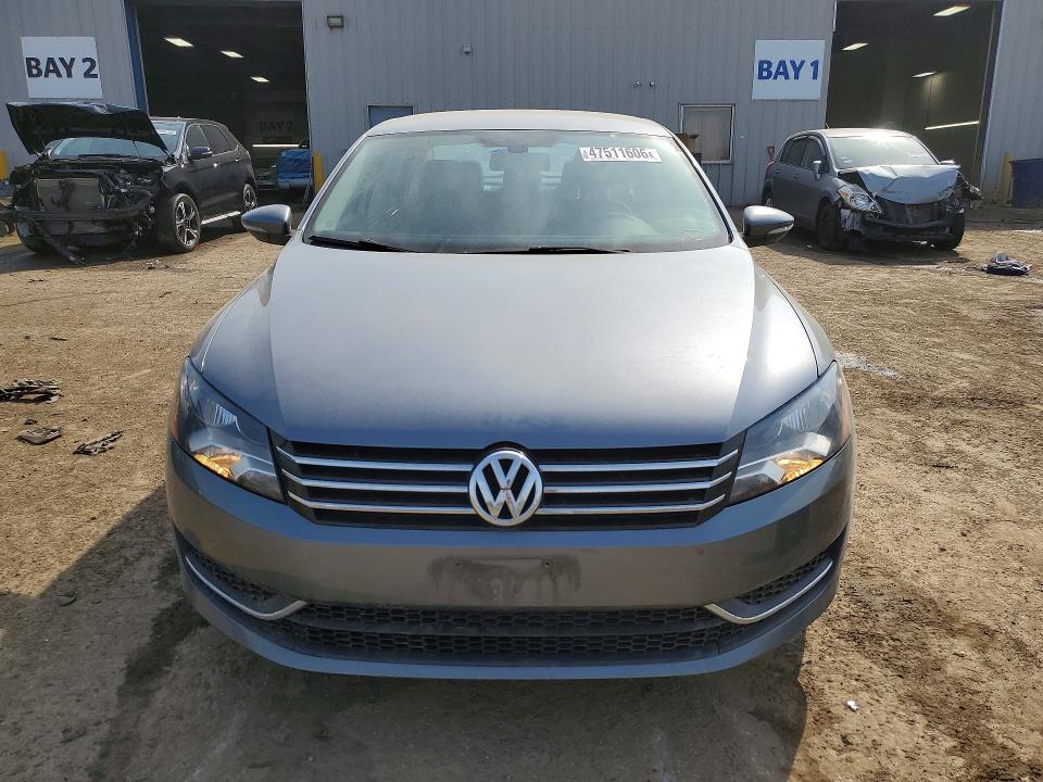 47511606 :رقم المزاد ، 1VWAP7A31CC098571 vin ، 2012 Volkswagen Passat مزاد بيع