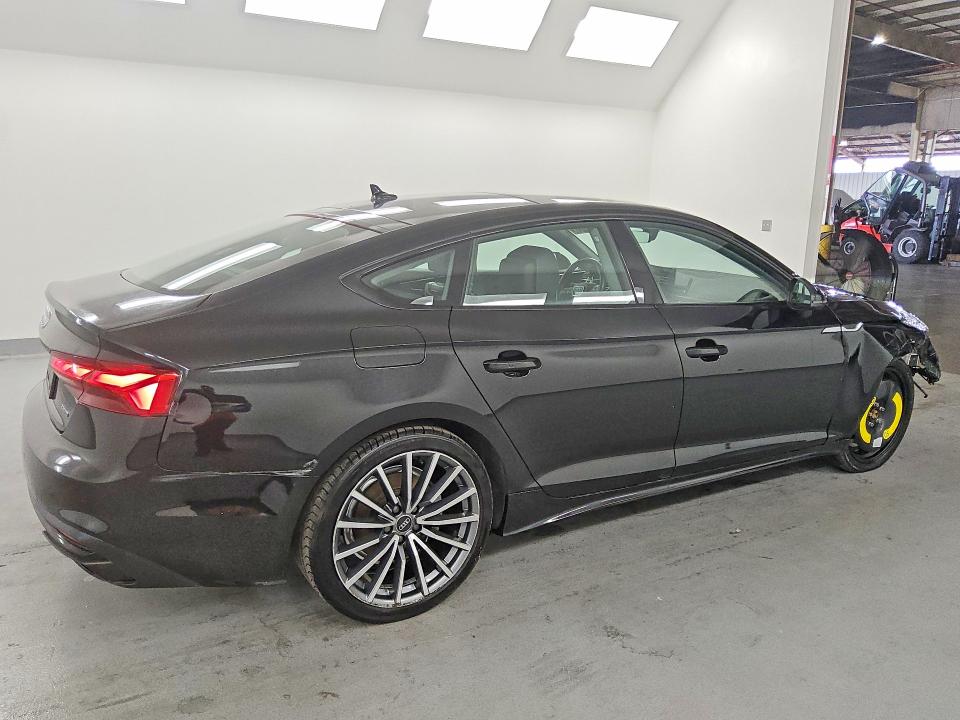 46773726 :رقم المزاد ، WAUCBCF55NA030637 vin ، 2022 Audi A5 مزاد بيع