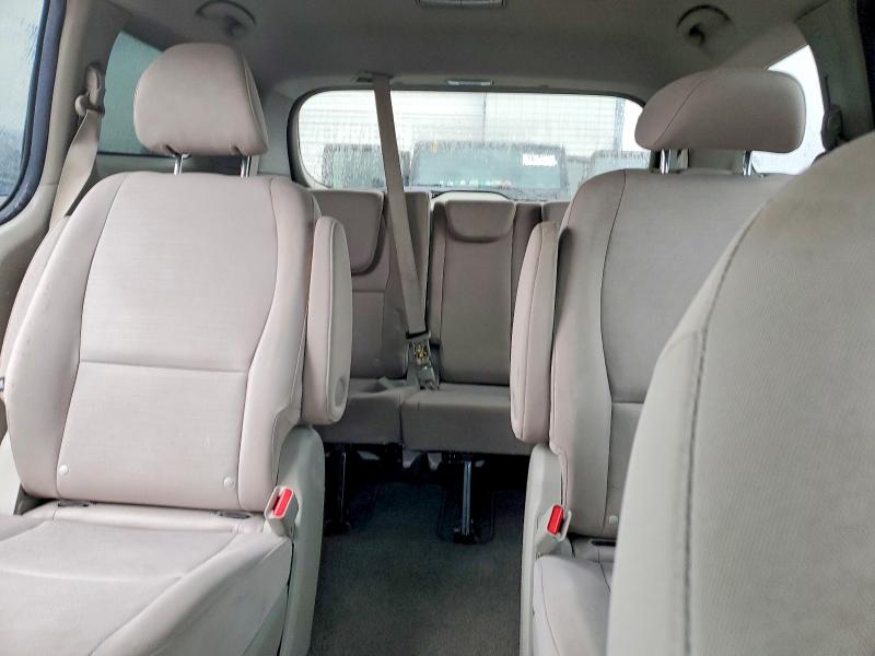 41794296 :رقم المزاد ، KNDMB5C10F6039089 vin ، 2015 Kia Sedona مزاد بيع