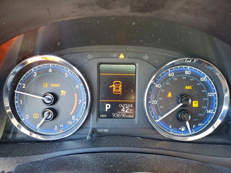 46047646 :رقم المزاد ، 5YFBURHE7JP837837 vin ، 2018 Toyota Corolla مزاد بيع