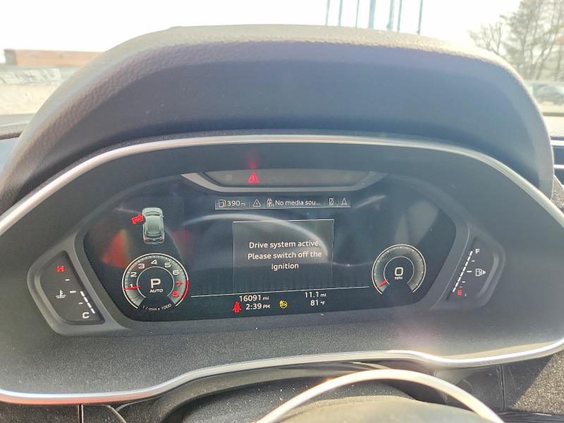 47709316 :رقم المزاد ، WA1EECF37P1022540 vin ، 2023 Audi Q3 مزاد بيع