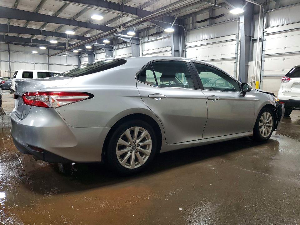 48052156 :رقم المزاد ، 4T1B11HK3KU769214 vin ، 2019 Toyota Camry مزاد بيع