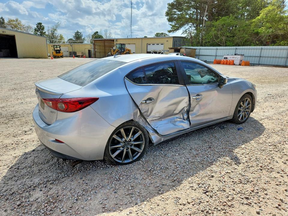 2018 Mazda 3 მანქანა იყიდება აუქციონზე, vin: 3MZBN1V34JM161031, აუქციონის ნომერი: 48213826