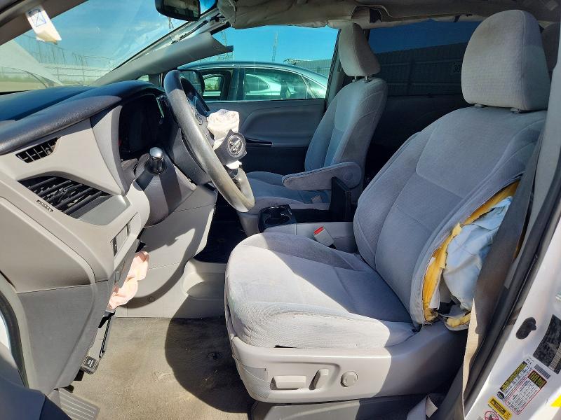 79477615 :رقم المزاد ، 5TDKK3DC8FS594982 vin ، 2015 Toyota Sienna مزاد بيع