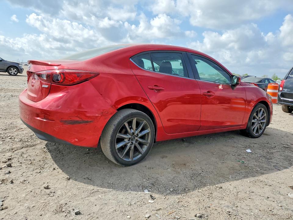 47333006 :رقم المزاد ، 3MZBN1V35JM214058 vin ، 2018 Mazda 3 مزاد بيع