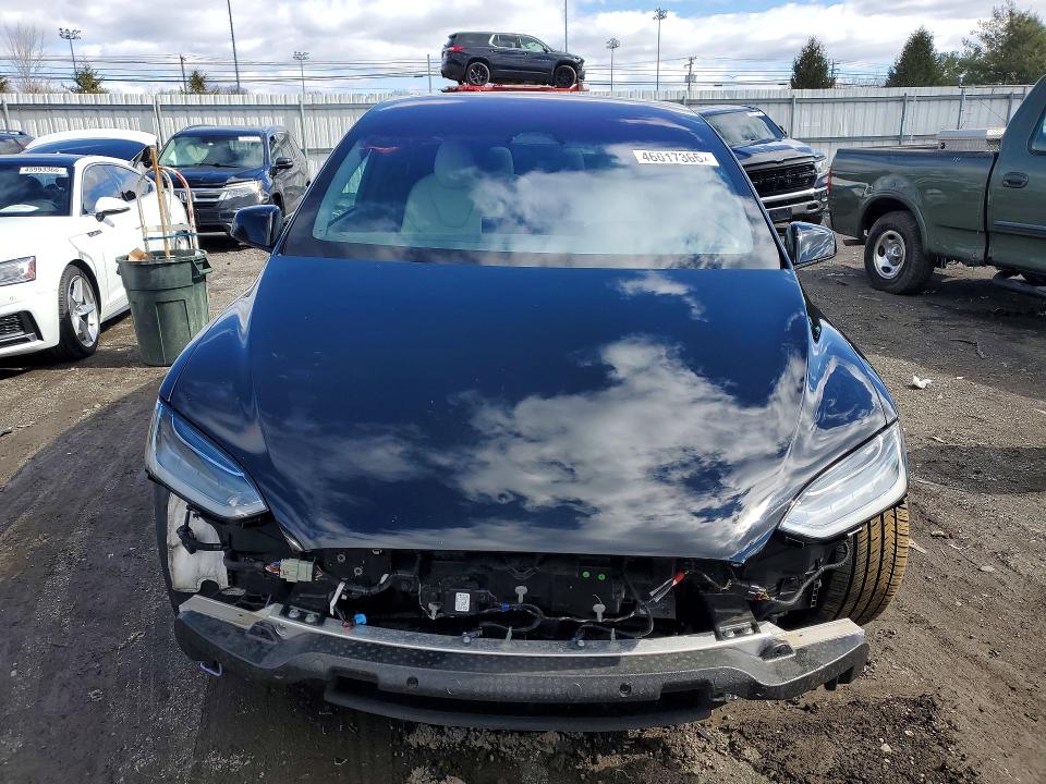 46017366 :رقم المزاد ، 7SAXCBE54NF361460 vin ، 2022 Tesla Model X مزاد بيع