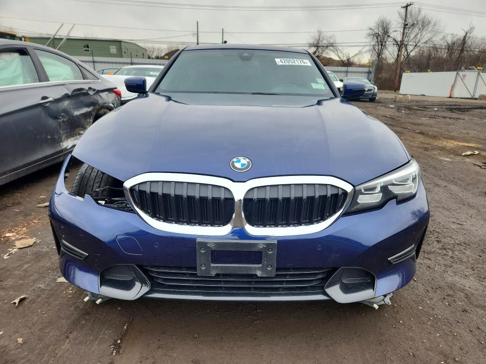 42052176 :رقم المزاد ، WBA5R7C50KFH32608 vin ، 2019 Bmw 330xi مزاد بيع