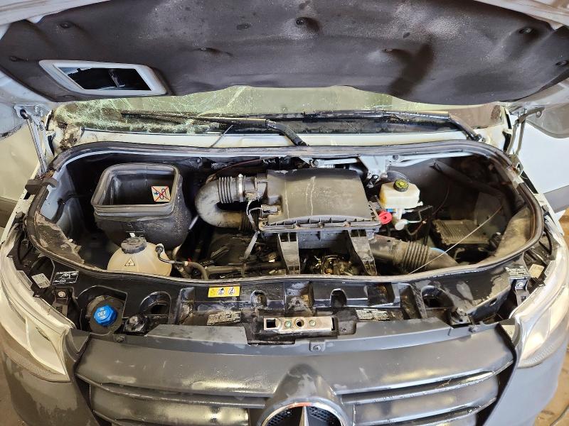 46544786 :رقم المزاد ، W1Y4EDHY9MT075932 vin ، 2021 Mercedes-benz Sprinter مزاد بيع