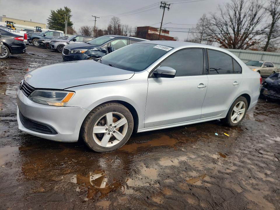 41916866 :رقم المزاد ، 3VWLL7AJ7CM323674 vin ، 2012 Volkswagen Jetta مزاد بيع