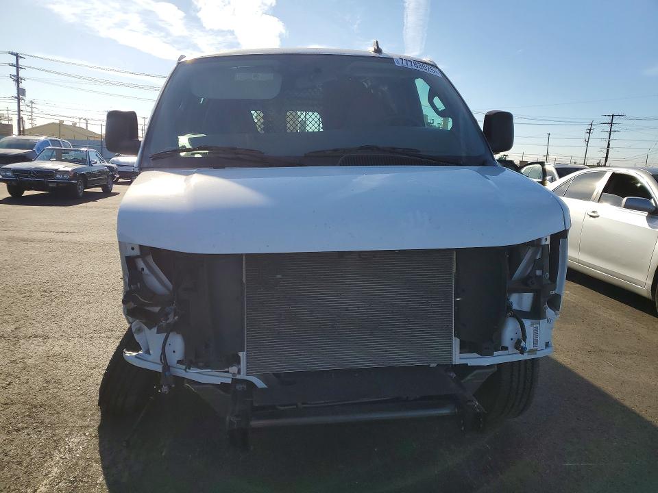 77783625 :رقم المزاد ، 1GTZ7HFP2S1223272 vin ، 2025 Gmc Savana مزاد بيع