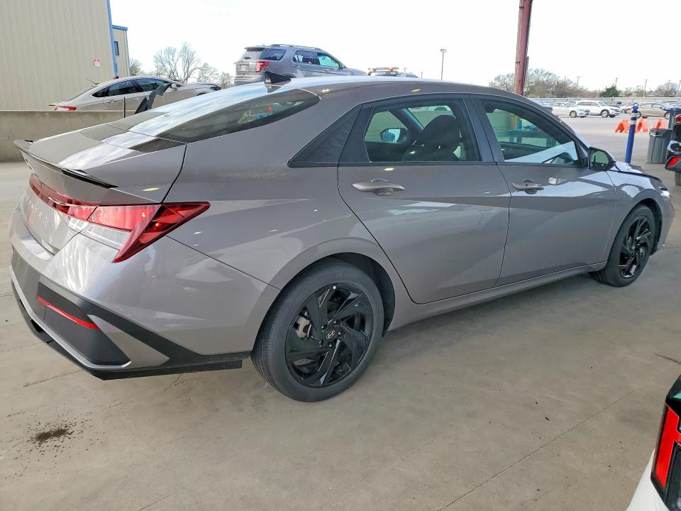 2026 Hyundai Elantra მანქანა იყიდება აუქციონზე, vin: KMHLM4DG6TU122600, აუქციონის ნომერი: 46335606