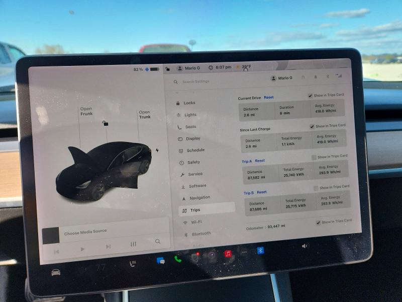 46987636 :رقم المزاد ، 5YJ3E1EB8JF103328 vin ، 2018 Tesla Model 3 مزاد بيع