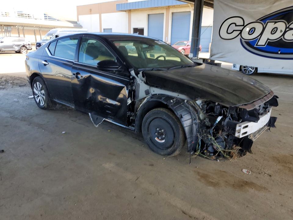 42002626 :رقم المزاد ، 1N4BL4BV9NN370475 vin ، 2022 Nissan Altima مزاد بيع