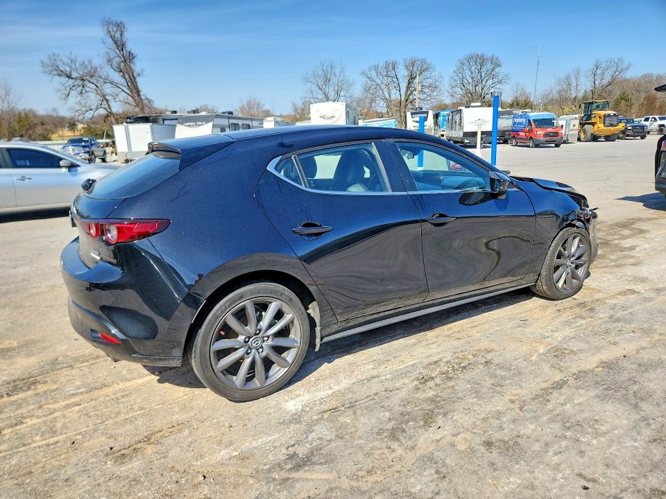 46935476 :رقم المزاد ، JM1BPBLL8M1400586 vin ، 2021 Mazda 3 مزاد بيع