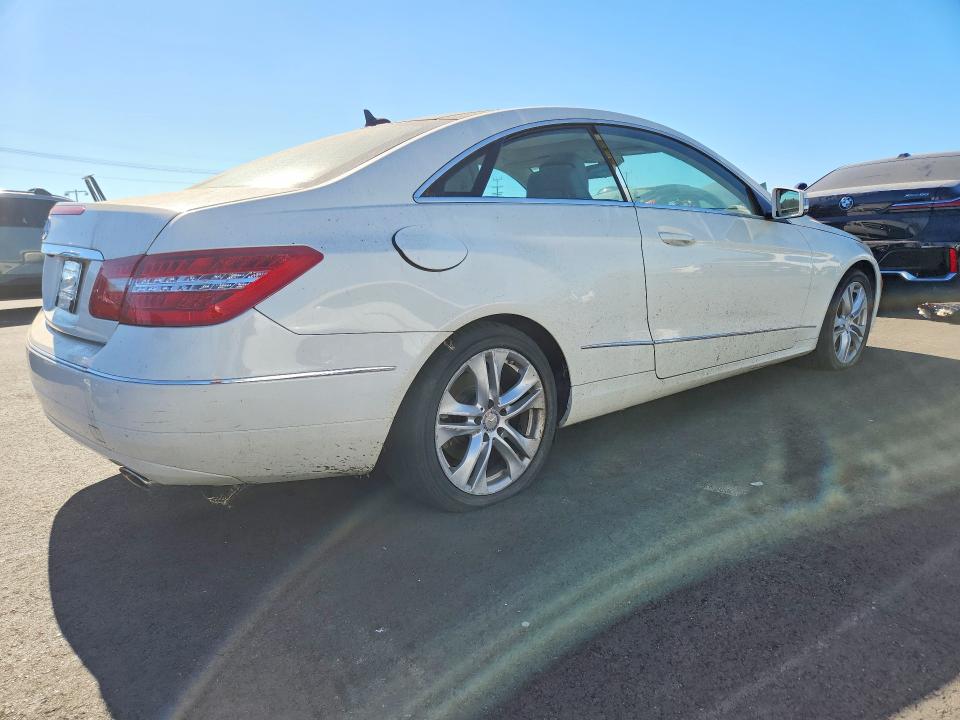 46892266 :رقم المزاد ، WDDKJ5GBXAF039015 vin ، 2010 Mercedes-benz E مزاد بيع