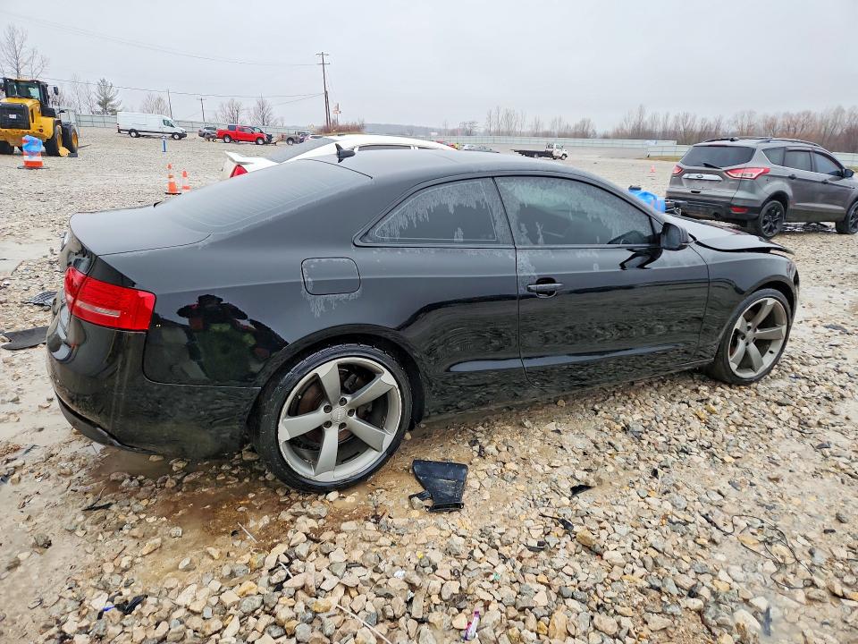 Продаж на аукціоні авто 2011 Audi A5, vin: WAULFAFR0BA056425, номер лоту: 45643716