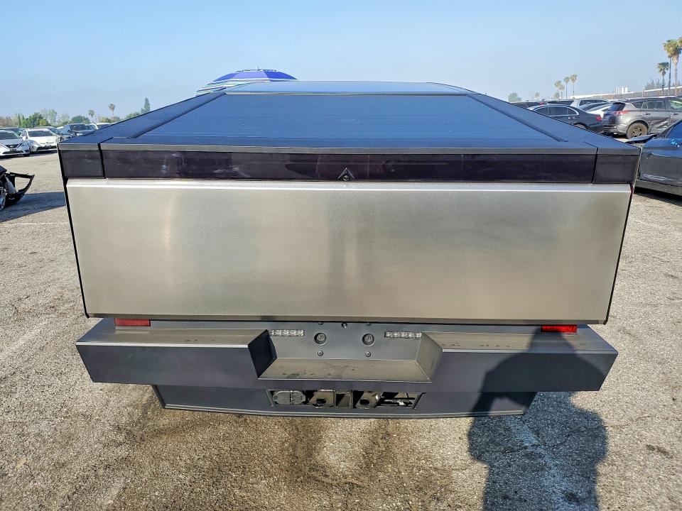 47361556 :رقم المزاد ، 7G2CEHED0TA090386 vin ، 2026 Tesla Cybertruck مزاد بيع