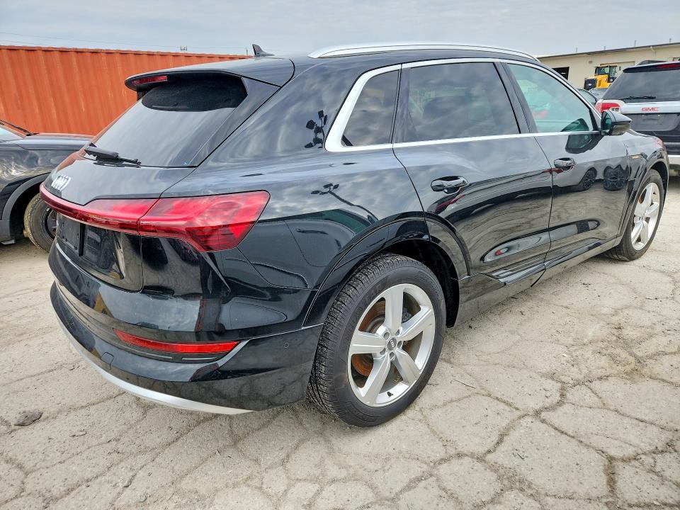 47922866 :رقم المزاد ، WA1LAAGE5KB024698 vin ، 2019 Audi E-tron مزاد بيع