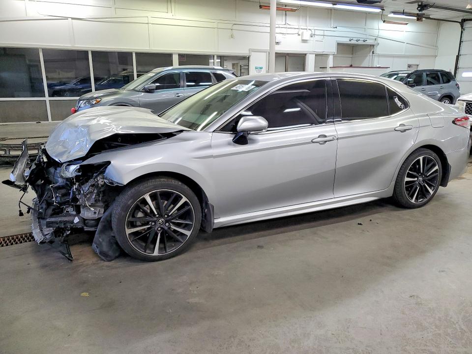 Продажа на аукционе авто 2018 Toyota Camry, vin: 4T1B61HK8JU136840, номер лота: 48157176