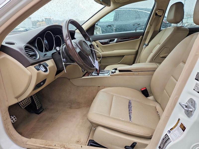 2014 Mercedes-benz C მანქანა იყიდება აუქციონზე, vin: WDDGF8AB7EA956868, აუქციონის ნომერი: 79610155