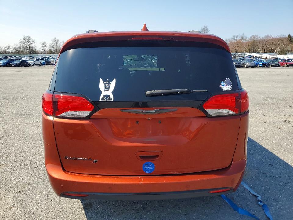 47370986 :رقم المزاد ، 2C4RC1EG7JR309563 vin ، 2018 Chrysler Pacifica مزاد بيع