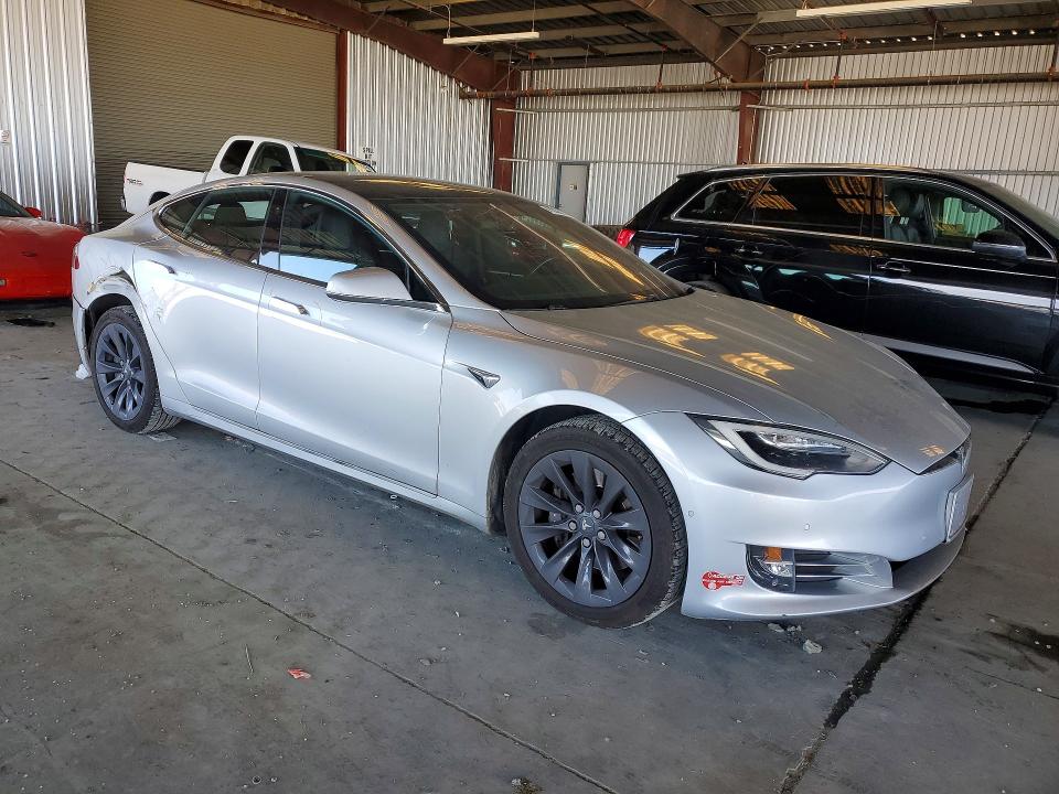 41836286 :رقم المزاد ، 5YJSA1E25HF230619 vin ، 2017 Tesla Model S مزاد بيع