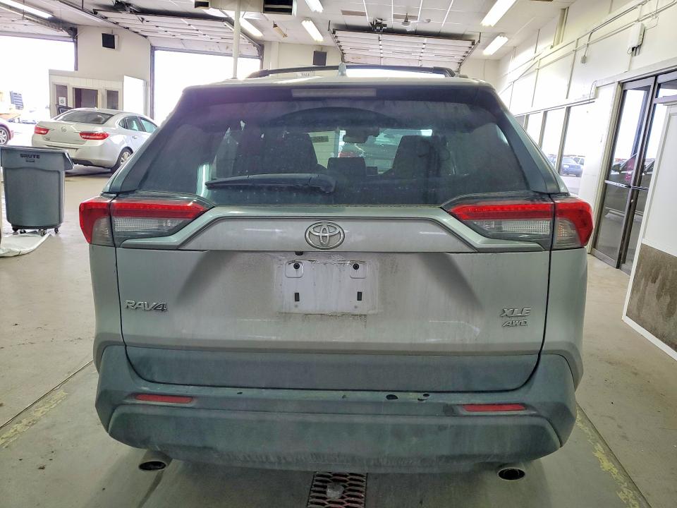 2022 Toyota Rav4 მანქანა იყიდება აუქციონზე, vin: 2T3P1RFV8NC262128, აუქციონის ნომერი: 45542366