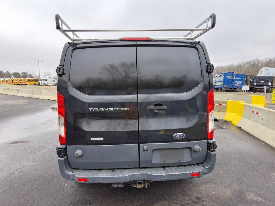 46238356 :رقم المزاد ، 1FTBW2YG9FKB13009 vin ، 2015 Ford Transit مزاد بيع