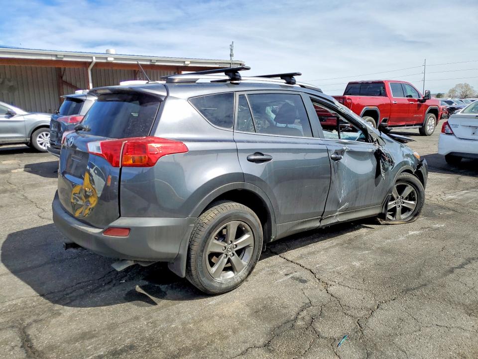 45888316 :رقم المزاد ، JTMRFREV5FD165333 vin ، 2015 Toyota Rav4 مزاد بيع