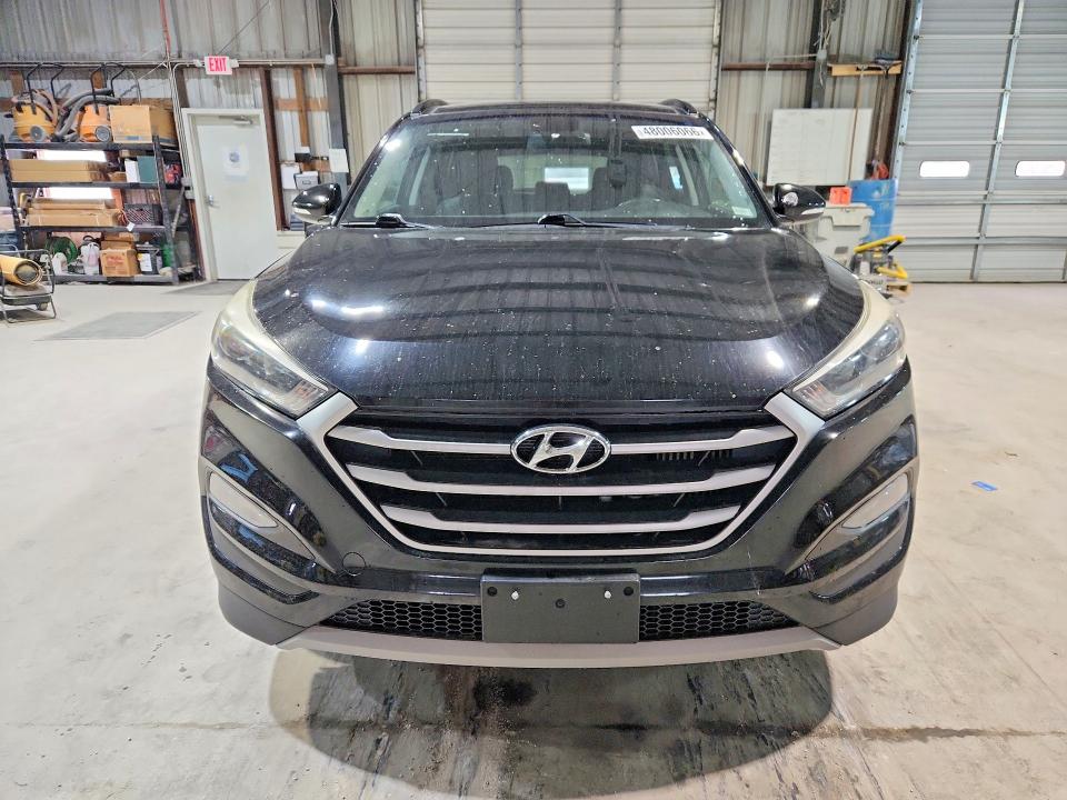 48006066 :رقم المزاد ، KM8J3CA28HU435782 vin ، 2017 Hyundai Tucson مزاد بيع