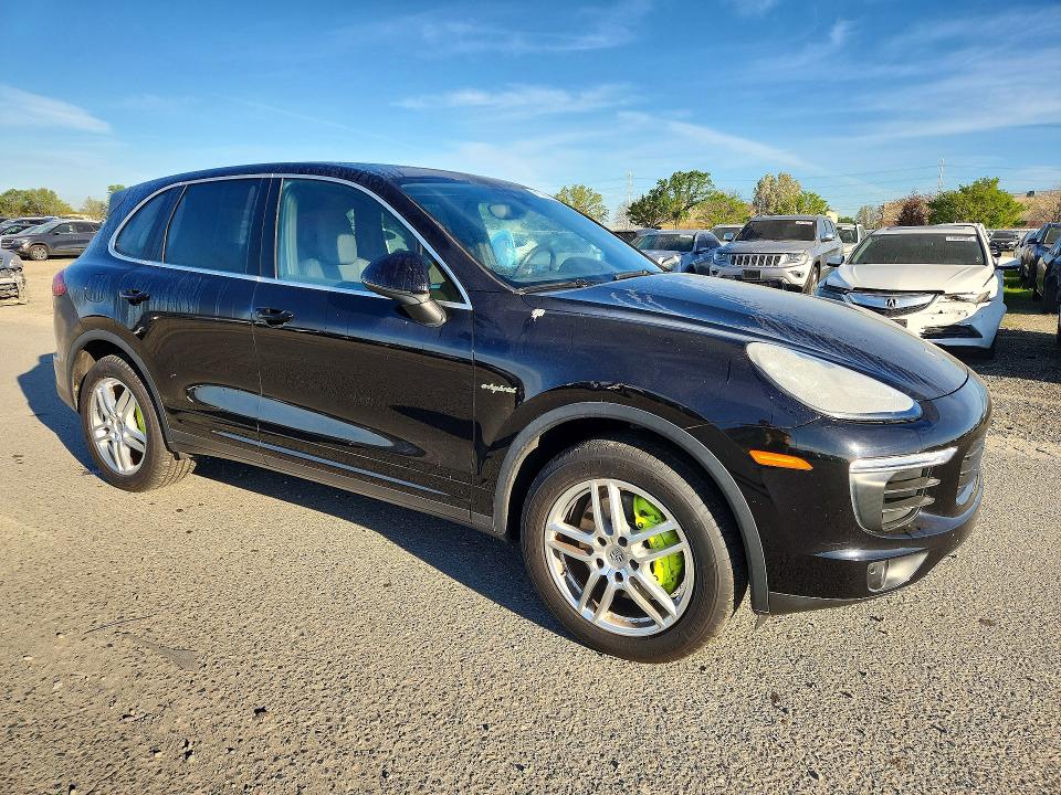 41798066 :رقم المزاد ، WP1AE2A27FLA51910 vin ، 2015 Porsche Cayenne مزاد بيع