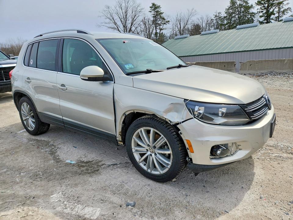 45995706 :رقم المزاد ، WVGBV3AX4EW555735 vin ، 2014 Volkswagen Tiguan مزاد بيع