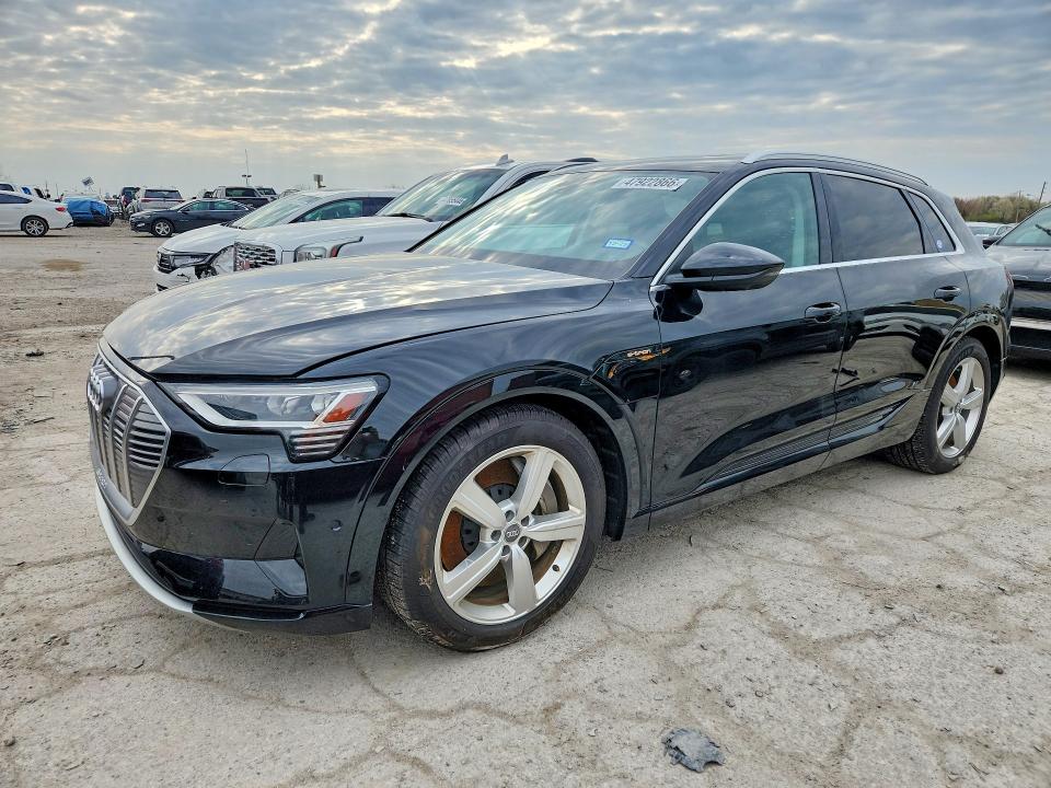 Продажа на аукционе авто 2019 Audi E-tron, vin: WA1LAAGE5KB024698, номер лота: 47922866