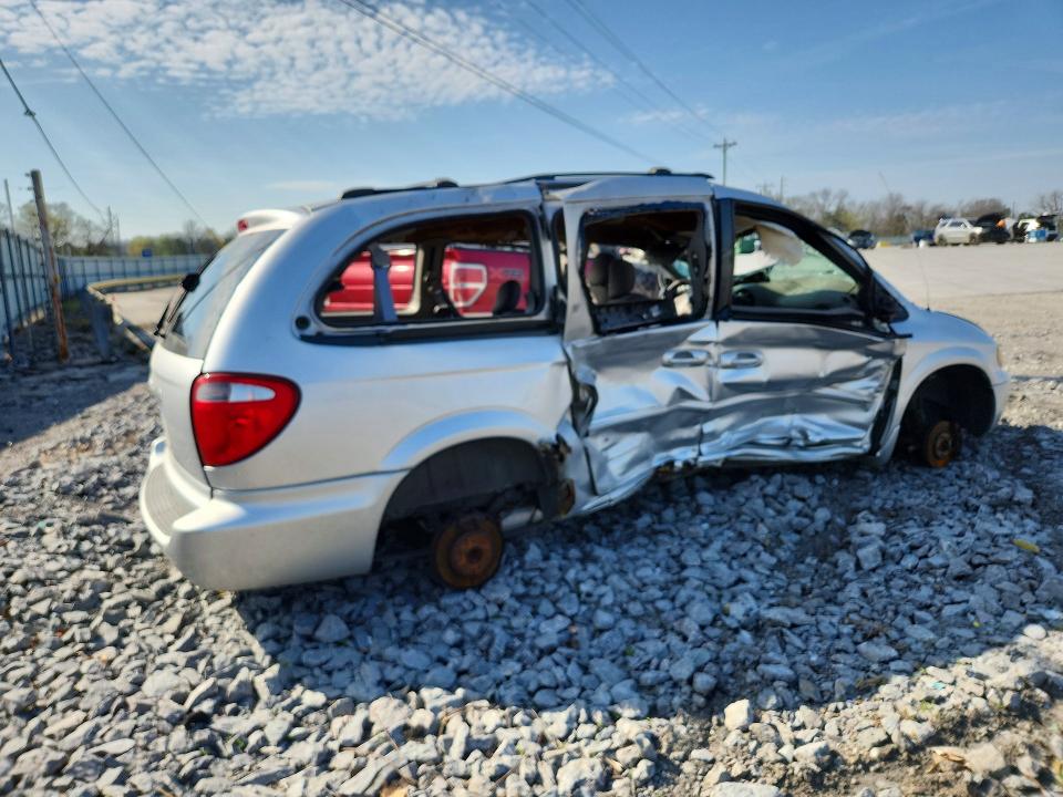2003 Chrysler Town & Country მანქანა იყიდება აუქციონზე, vin: 2C4GP44L13R374598, აუქციონის ნომერი: 47415306