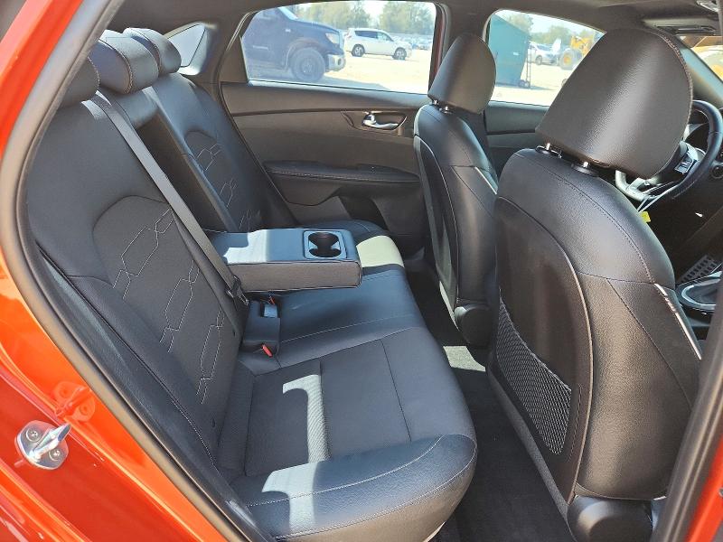 46809616 :رقم المزاد ، 3KPF34AD6ME335495 vin ، 2021 Kia Forte مزاد بيع