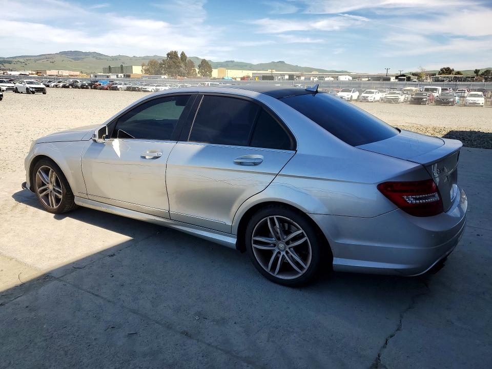 2014 Mercedes-benz C მანქანა იყიდება აუქციონზე, vin: WDDGF4HB2EG222330, აუქციონის ნომერი: 46032746
