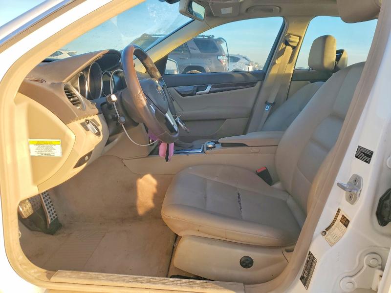 Продажа на аукционе авто 2013 Mercedes-benz C, vin: WDDGF4HB6DR263546, номер лота: 46395076