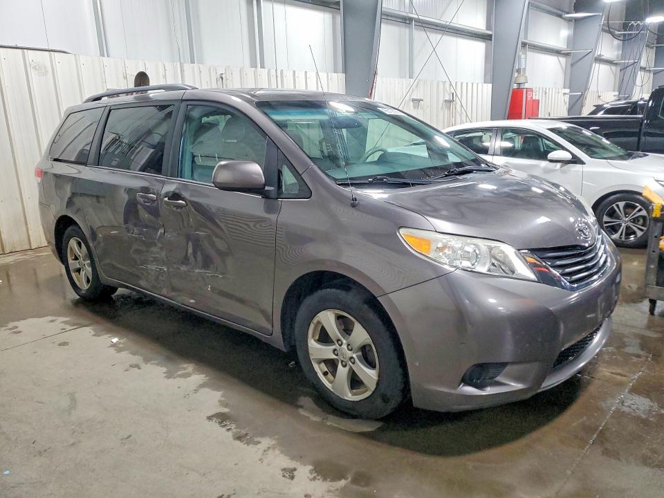 Продажа на аукционе авто 2013 Toyota Sienna, vin: 5TDKK3DC8DS392494, номер лота: 45510696
