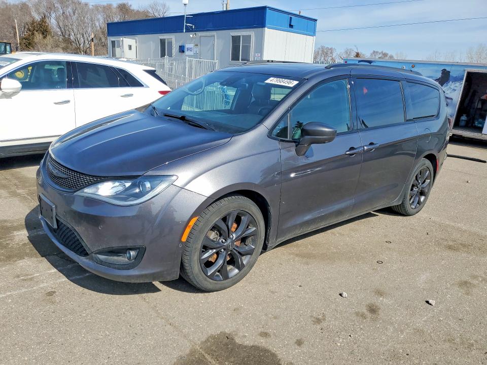 2019 Chrysler Pacifica მანქანა იყიდება აუქციონზე, vin: 2C4RC1EG2KR705417, აუქციონის ნომერი: 47998496