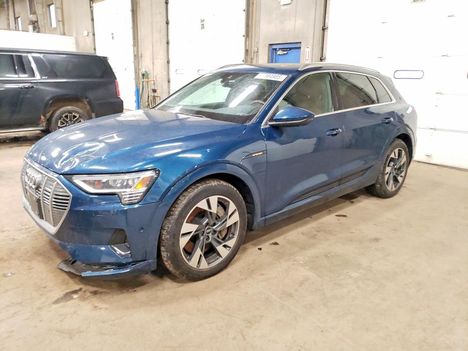 79884905 :رقم المزاد ، WA1LAAGE0NB008235 vin ، 2022 Audi E-tron مزاد بيع