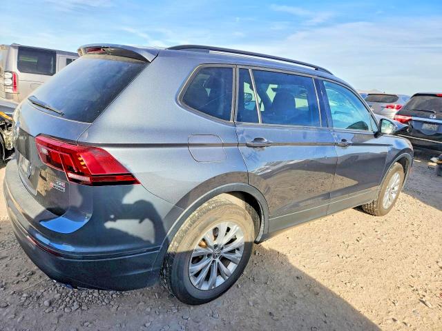 47282586 :رقم المزاد ، 3VV0B7AX5JM080765 vin ، 2018 Volkswagen Tiguan مزاد بيع