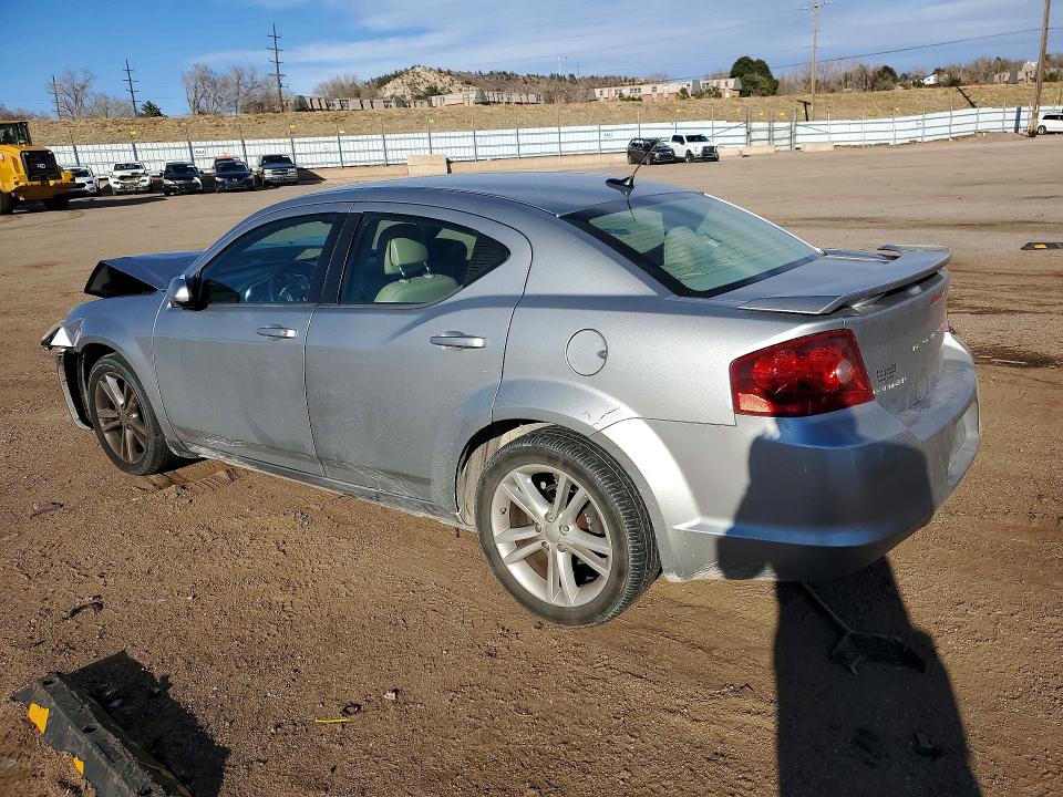 41981816 :رقم المزاد ، 1C3CDZCB5DN653634 vin ، 2013 Dodge Avenger مزاد بيع