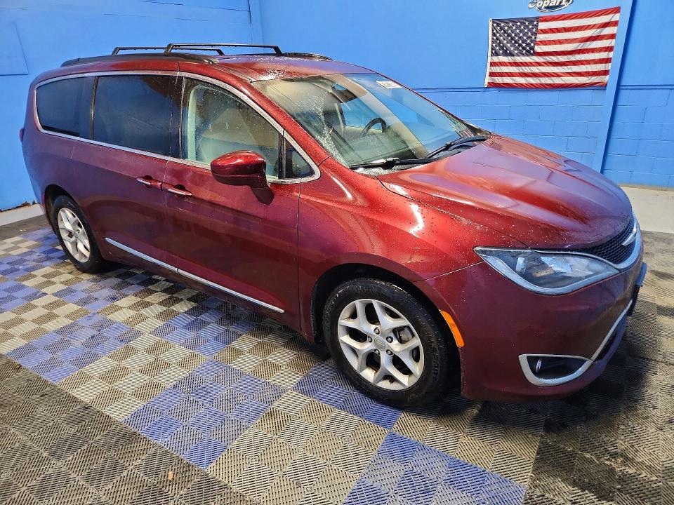 2017 Chrysler Pacifica მანქანა იყიდება აუქციონზე, vin: 2C4RC1BG4HR518354, აუქციონის ნომერი: 45922806