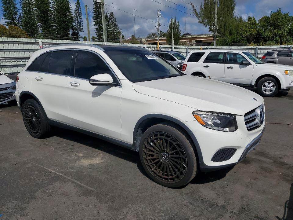 41720506 :رقم المزاد ، WDC0G4JB2JV037391 vin ، 2018 Mercedes-benz Glc مزاد بيع