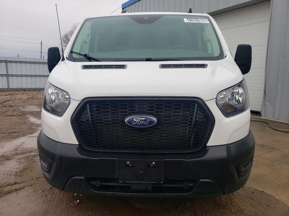 47557806 :رقم المزاد ، 1FTYE1Y81MKA09031 vin ، 2021 Ford Transit مزاد بيع